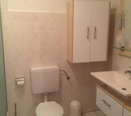Ferienwohnung-westermarkelsdorf-unten Apartment *